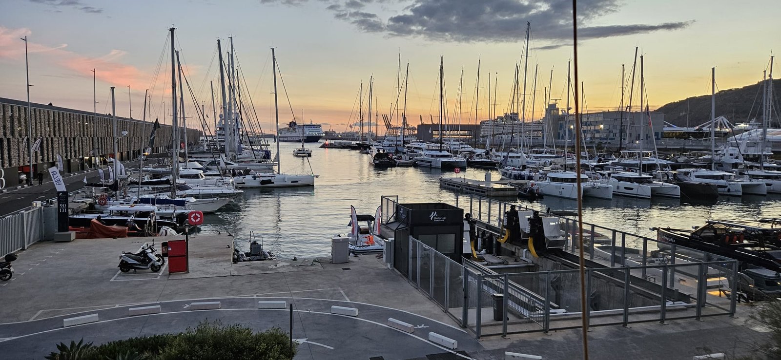 Vistas al puerto desde Port Vela