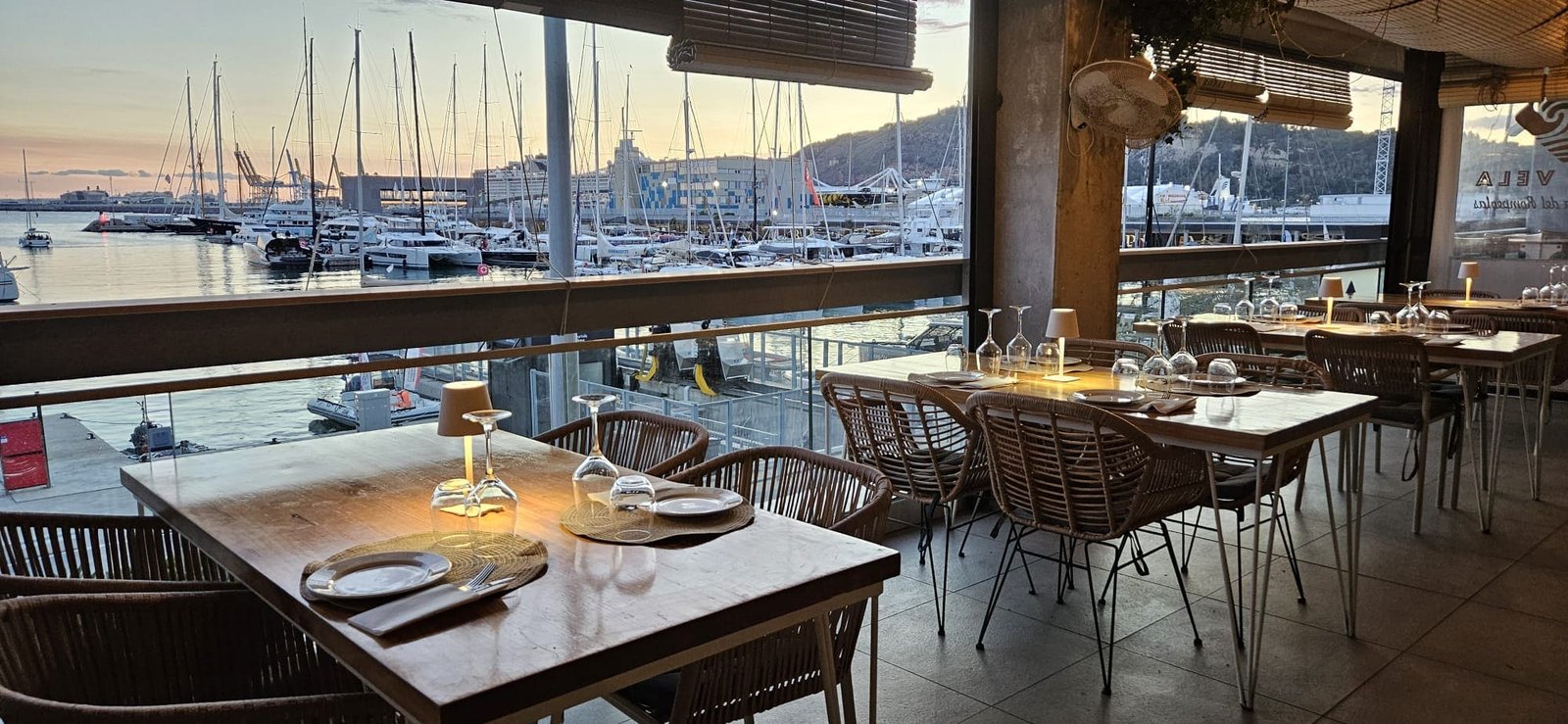 Restaurante Port Vela, arroces y marisco con vistas al Port Vell de Barcelona